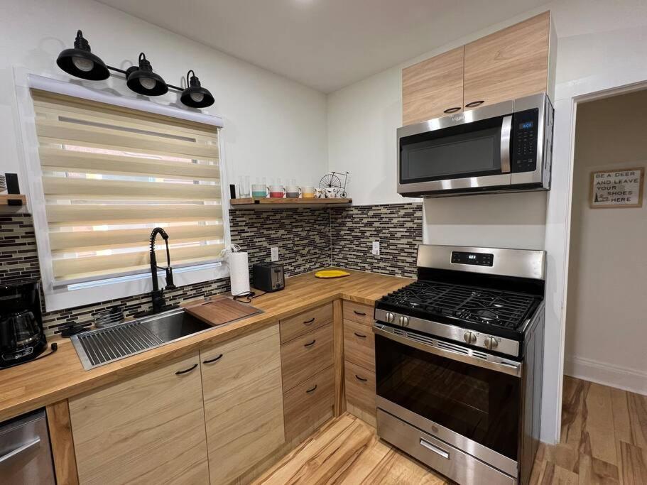 Trendy In Tremont, Cle Apartment Cleveland Exterior photo